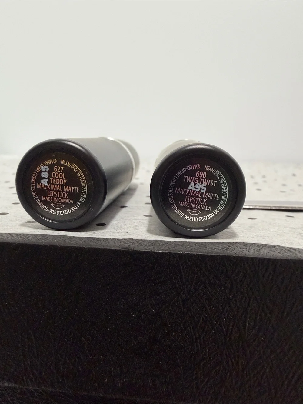 MAC Cosmetics Lipstick Duo 690 twig twist & 627 cool teddy macximal  matte lip